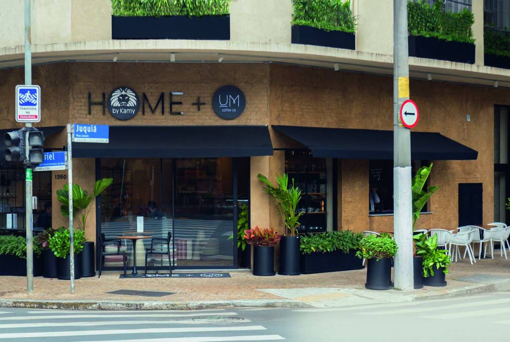 Um Coffee Co., premiado pelo COMER & BEBER, ganha unidade inusitada