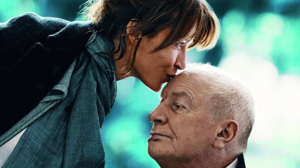 Eutanásia e relação entre pai e filha compõem o tocante Está Tudo Bem