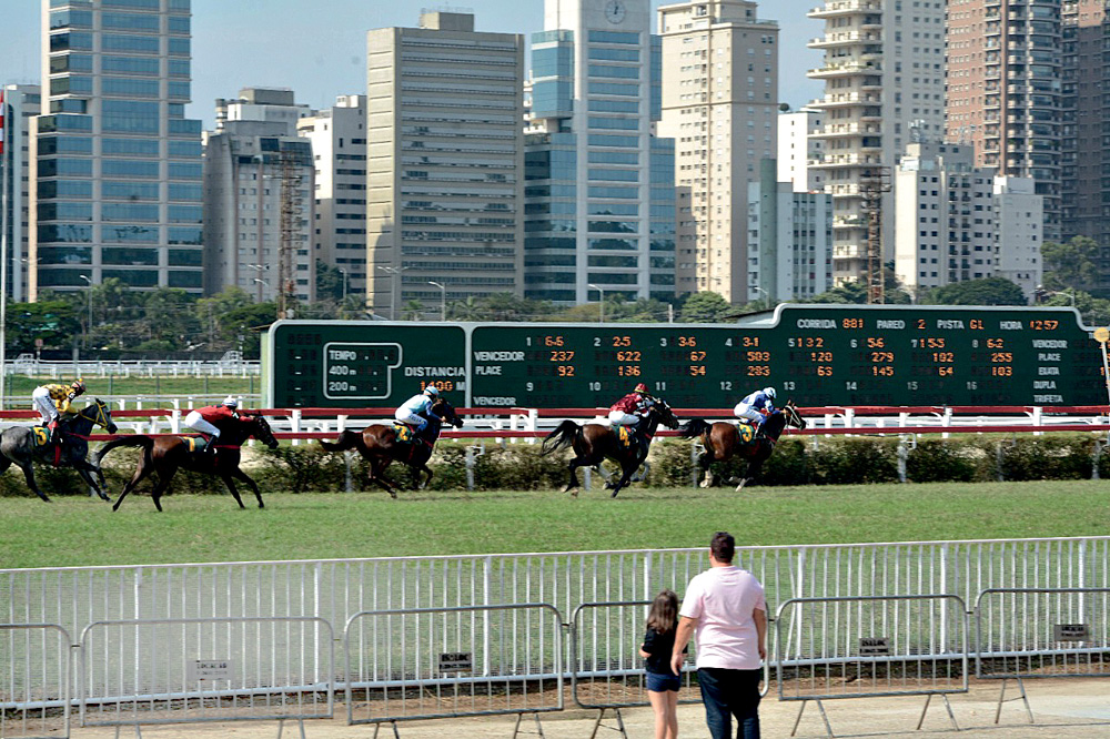 Jockey Club tem bar nas alturas e passeio de trenzinho em julho