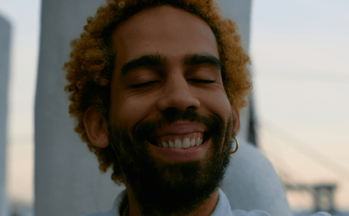 Conheça Bruno Berle, músico alagoano que faz show gratuito em São Paulo