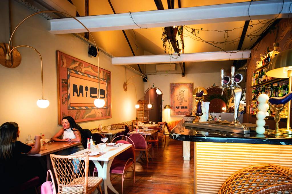 Renata Vanzetto se aventura na culinária árabe no Mico