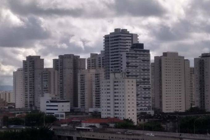 Sol e chuva? Confira a previsão do tempo para a semana e feriado em São Paulo