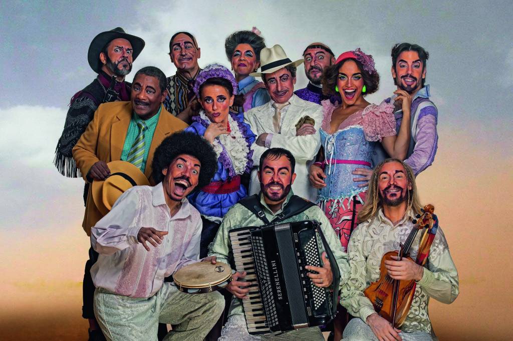 Cassio Scapin é Odorico Paraguaçu em versão musicada de ‘O Bem Amado’