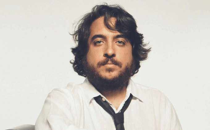 João Camarero lança o disco ‘Gentil Assombro’ no Teatro B32