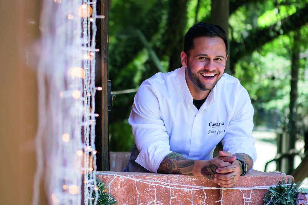 Diego Lozano fora do Casarìa