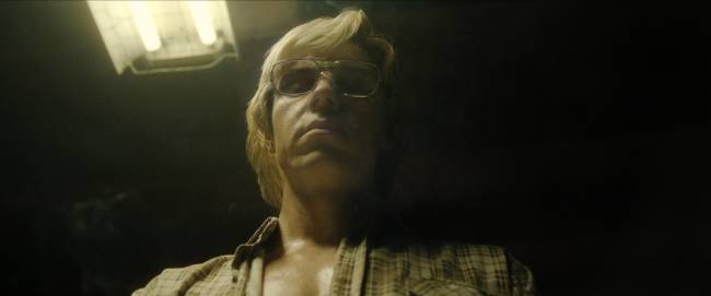 Evan Peters interpreta o serial killer norte-americano