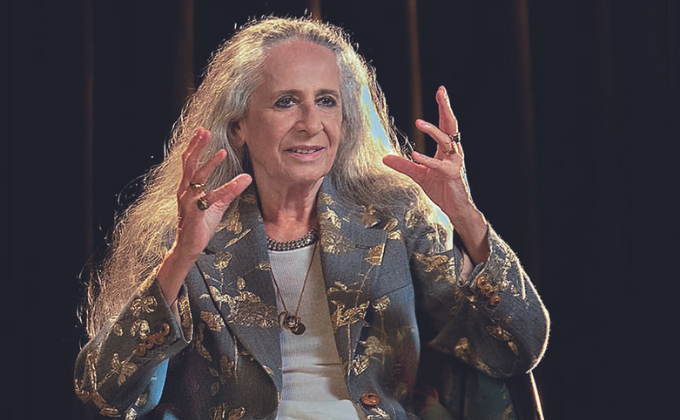 Maria Bethânia mergulha em sua própria história em novo documentário