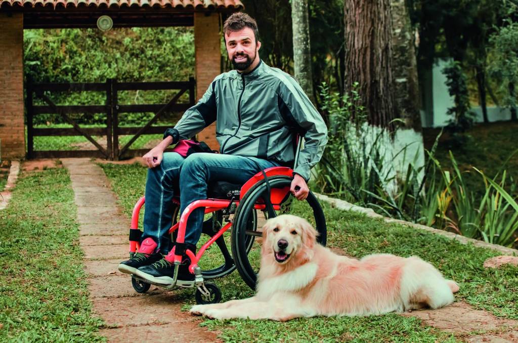 Cães de assistência ajudam pessoas com autismo e deficiências