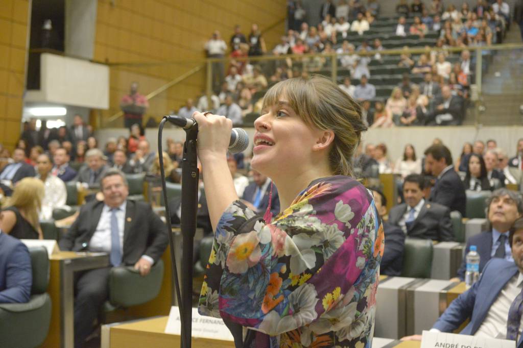 Alesp abre processo contra Isa Penna que pode culminar em cassação