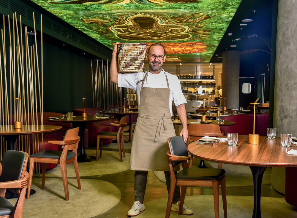 Comer & Beber 2022: Onildo Rocha leva o prêmio de chef do ano