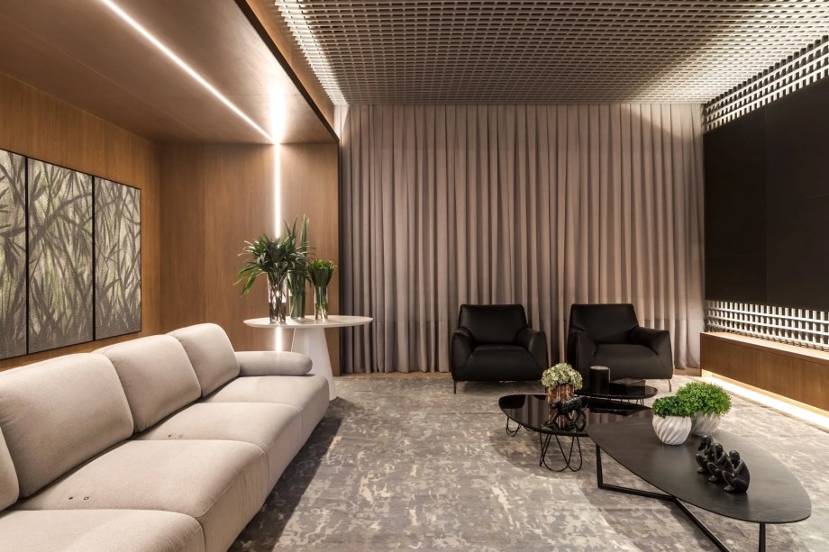 Home Theater, por Ediane Tramujas- CASACOR Paraná 2022 Home Theater, por Ediane Tramujas- CASACOR Paraná 2022