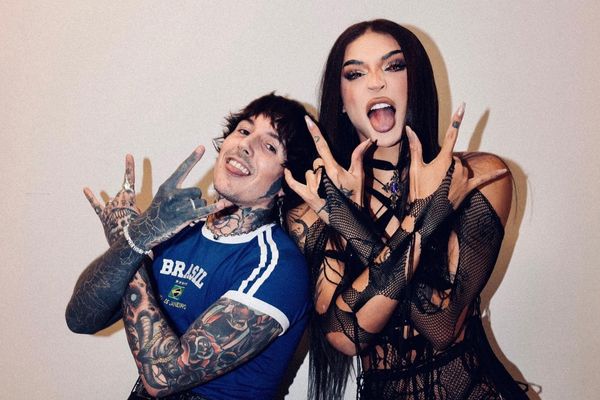 Pabllo Vittar publica imagens com vocalista da banda Bring Me The Horizon