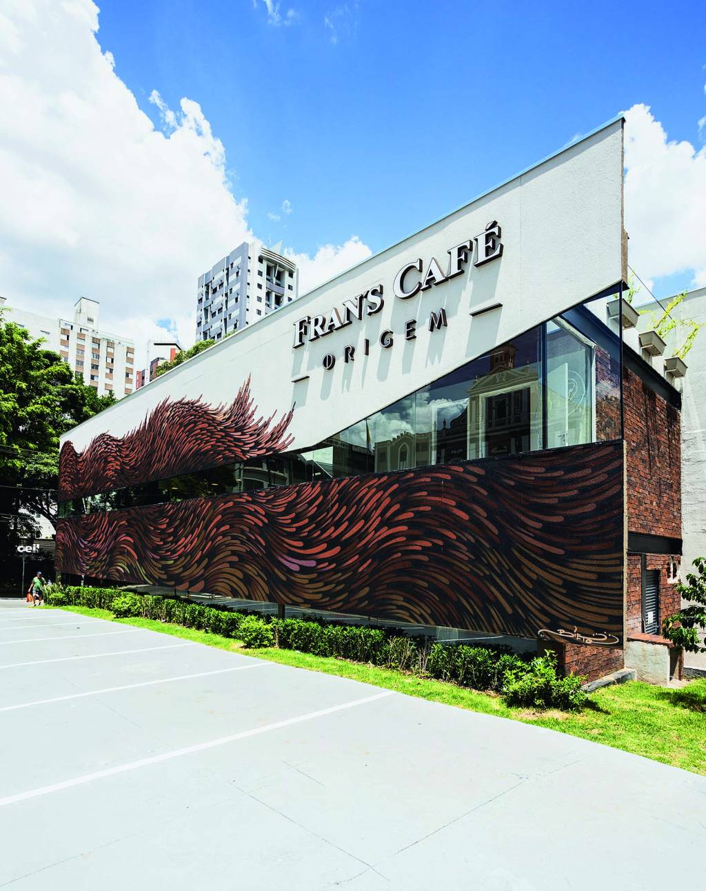 Fran’s Café abre loja conceito 24 horas com “roofcoffee”