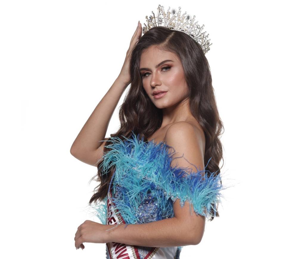 Brasileira vence Miss Teen Universo e investe em carreira de streamer