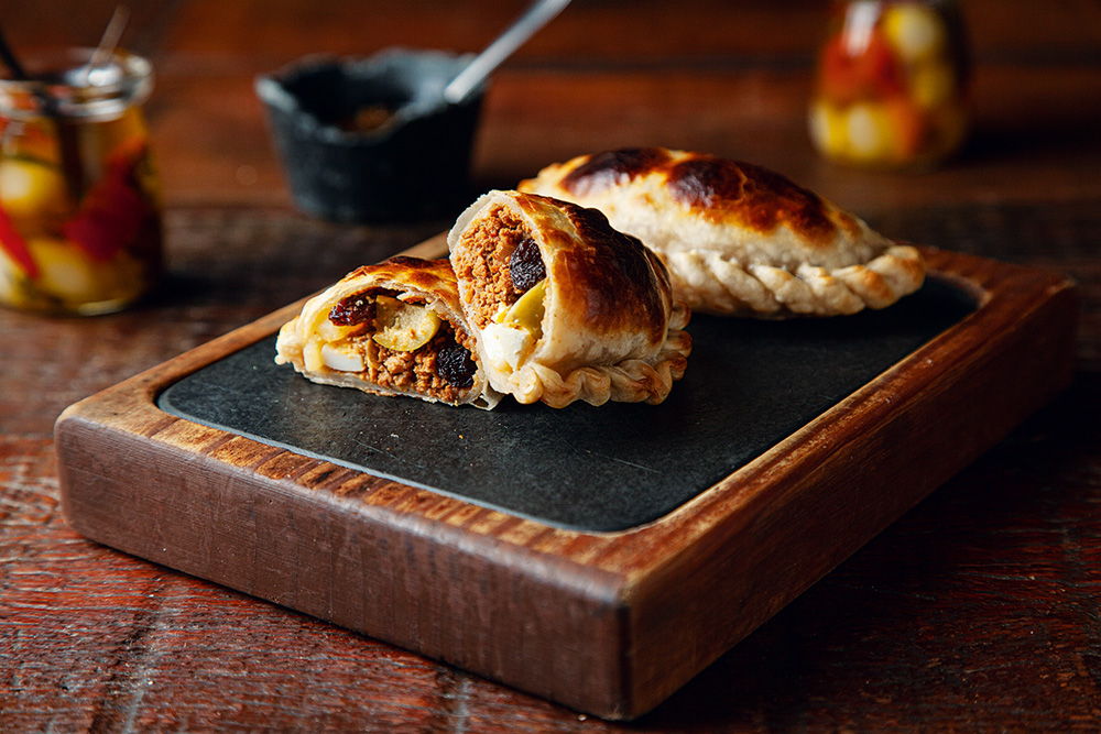 Empanadas Katita’s serve o salgado em uma portinha no Itaim Bibi