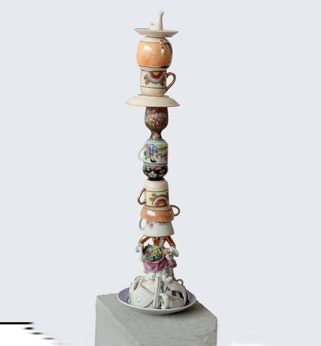 Mantendo a Pose (2022): escultura de Carol Ambrósio. Mantendo a Pose (2022): escultura de Carol Ambrósio.