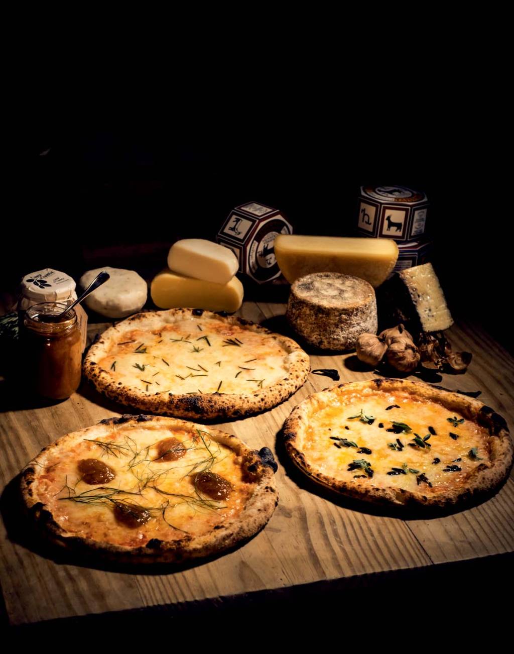 Carlos lança, todo mês, pizza de um queijo diferente