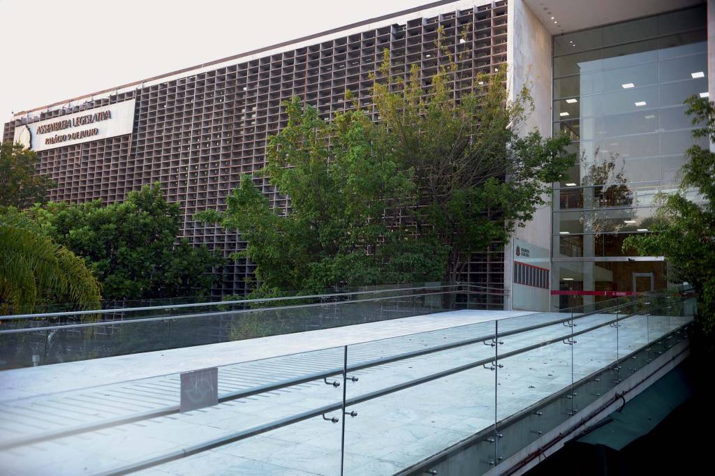 Justiça solta manifestantes presos em protesto na Alesp