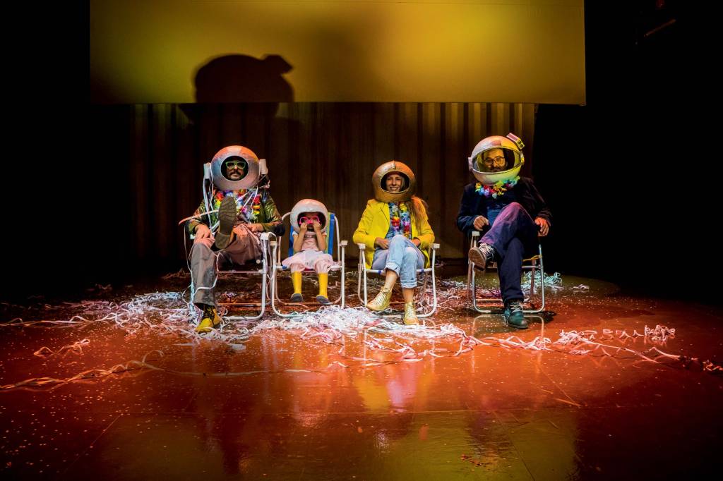 Banda Cosmoceânica leva show repleto de imaginação ao Sesc Pinheiros