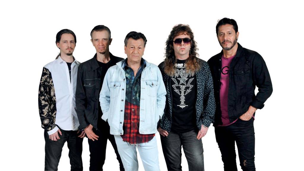 Bandas Placa Luminosa e Rádio Táxi dividem o palco em São Paulo