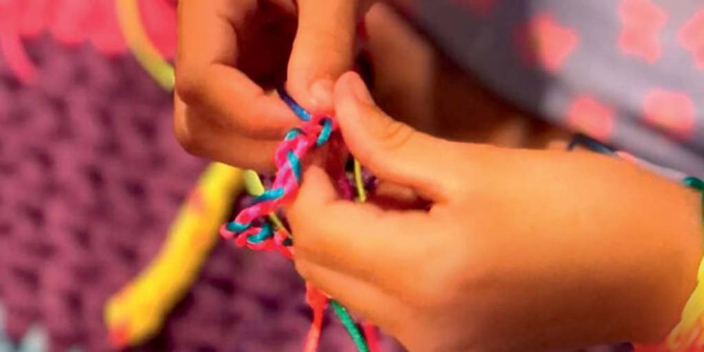 Sesc Santana tem oficinas de pulseiras e instrumentos musicais