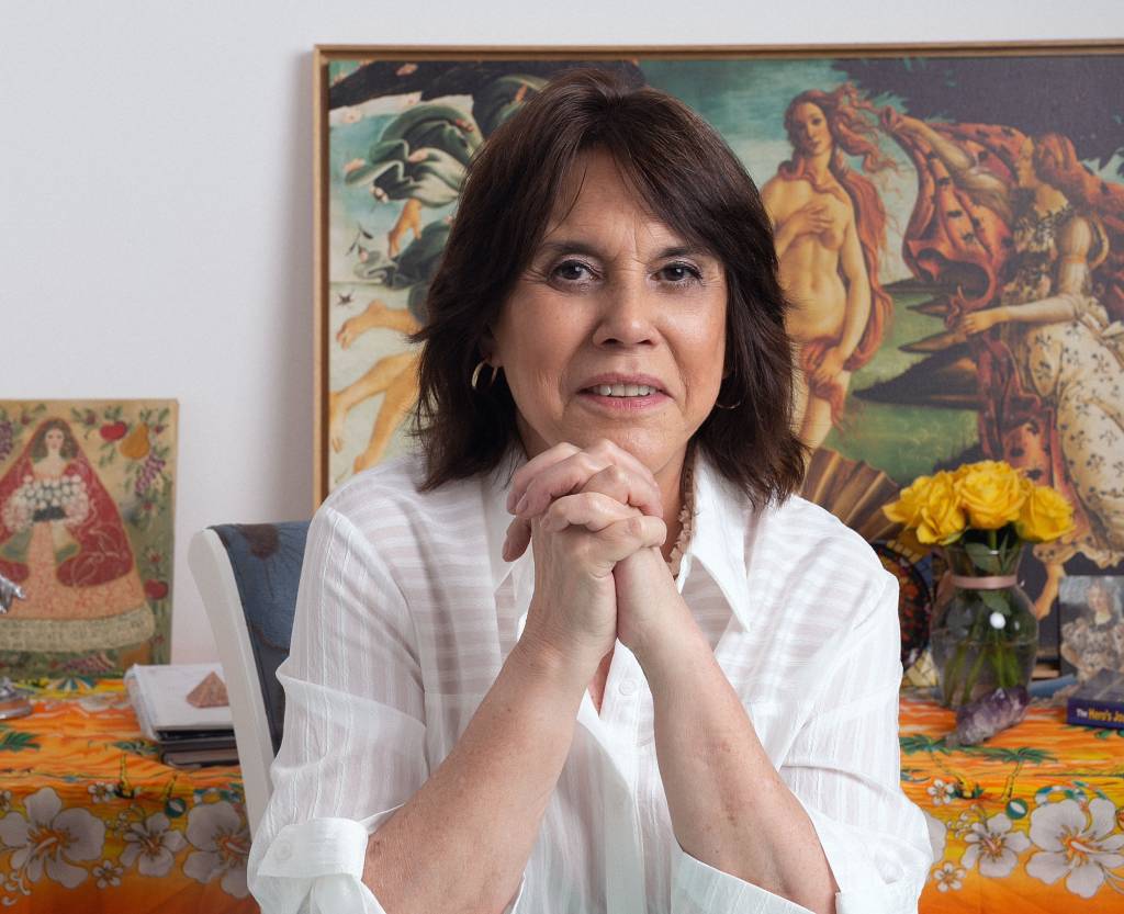 Andreia Modesto lança livro de ficção inspirado em histórias reais