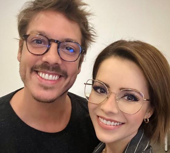 Sandy e Fabio Porchat Sandy e Fabio Porchat sorrindo juntos
