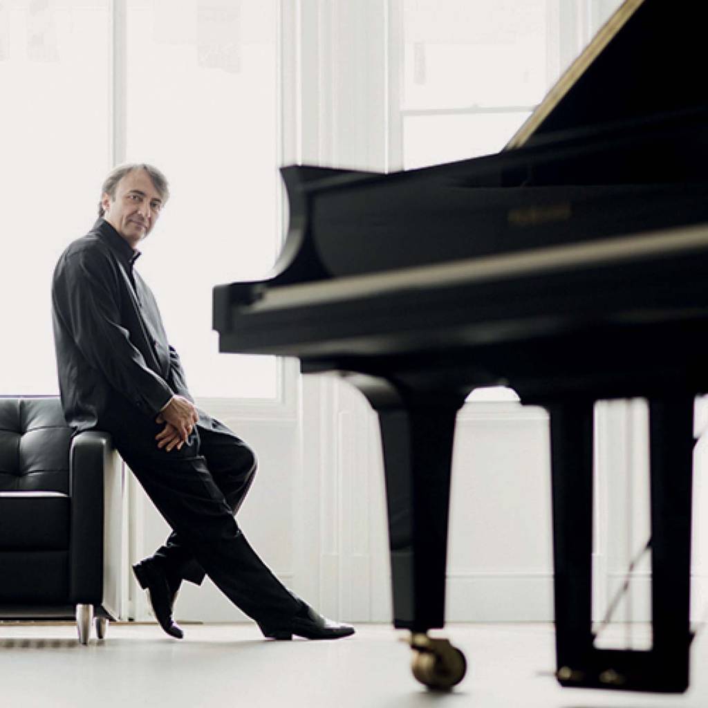 Pianista francês conduz série de concertos na Sala São Paulo