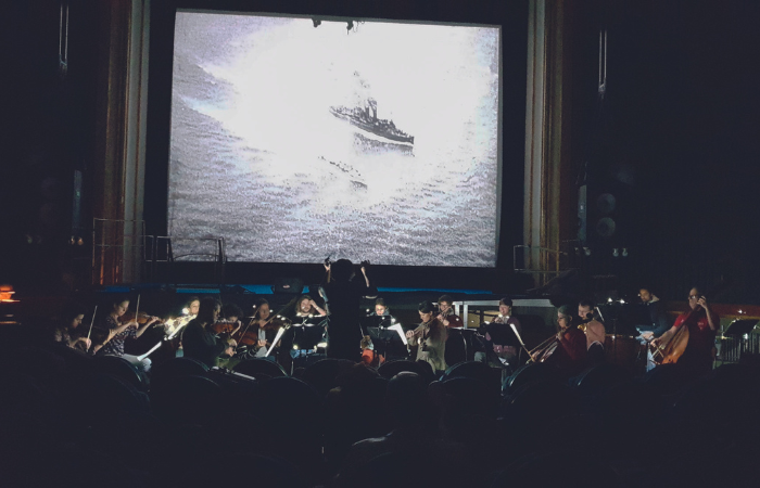 Maestro faz concertos com trilhas sonoras do cinema mudo em São Paulo