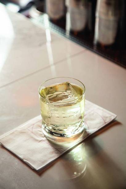 Pistachio severo: uísque irlandês, licor de ervas, orgeat (xarope) de pistache e mix de limões Pistachio severo: uísque irlandês, licor de ervas, orgeat (xarope) de pistache e mix de limões