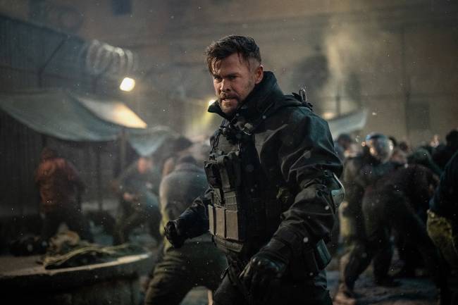 EXTRACTION 2 Chris Hemsworth em 'Resgate 2'