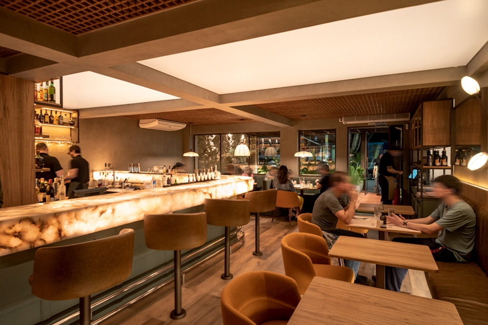 Com boa curadoria de bebidas, Lepos Bar deixa Campo Belo mais boêmio