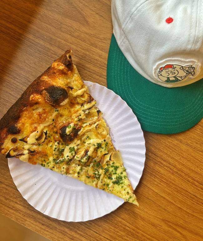 Paul’s BoutiquexElea Forneria_Pizza de Cebola_Divulgação Cebola é protagonista do sabor criado por Cho e Villela