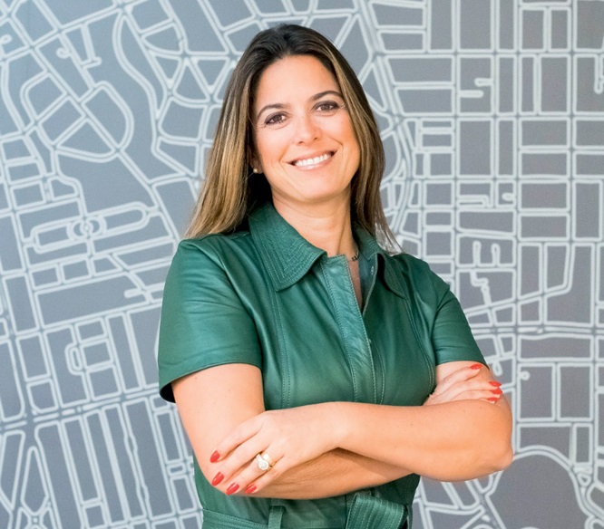 ‘Tinder’ das viagens: paulistana lança app para turistas sem companhia