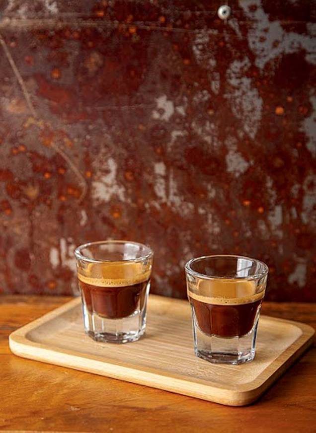 Expresso: servido em copinho de vidro Expresso: servido em copinho de vidro