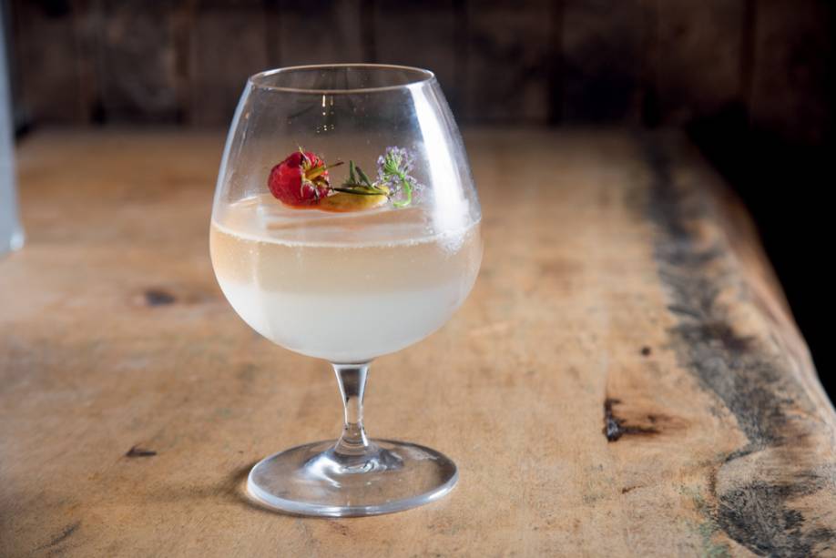 Temperance: gim, cítricos, espumante nacional e bitter de cacau Temperance: gim, cítricos, espumante nacional e bitter de cacau