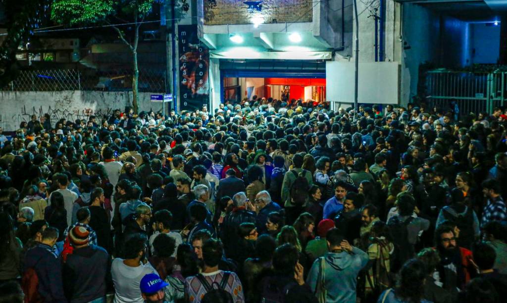 Despedida de Zé Celso teve clima festivo em homenagem à vida do dramaturgo