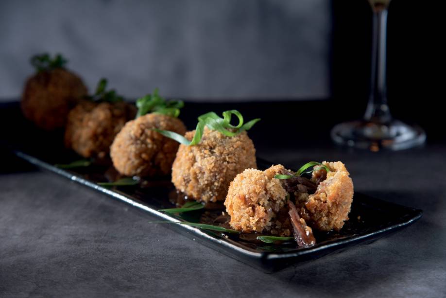 Shippo furai: bolinho de rabada Shippo furai: bolinho de rabada