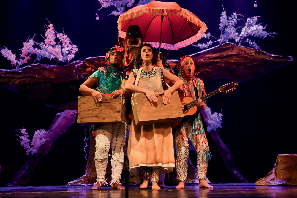 Musical gratuito conta a trajetória da escritora Cora Coralina