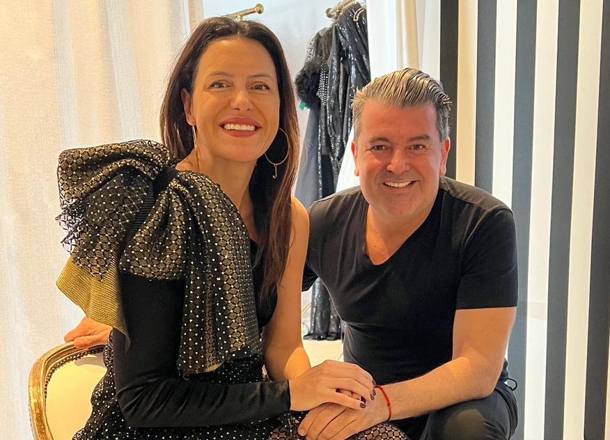 Estilista surpreende cliente após roubo de vestido de festa