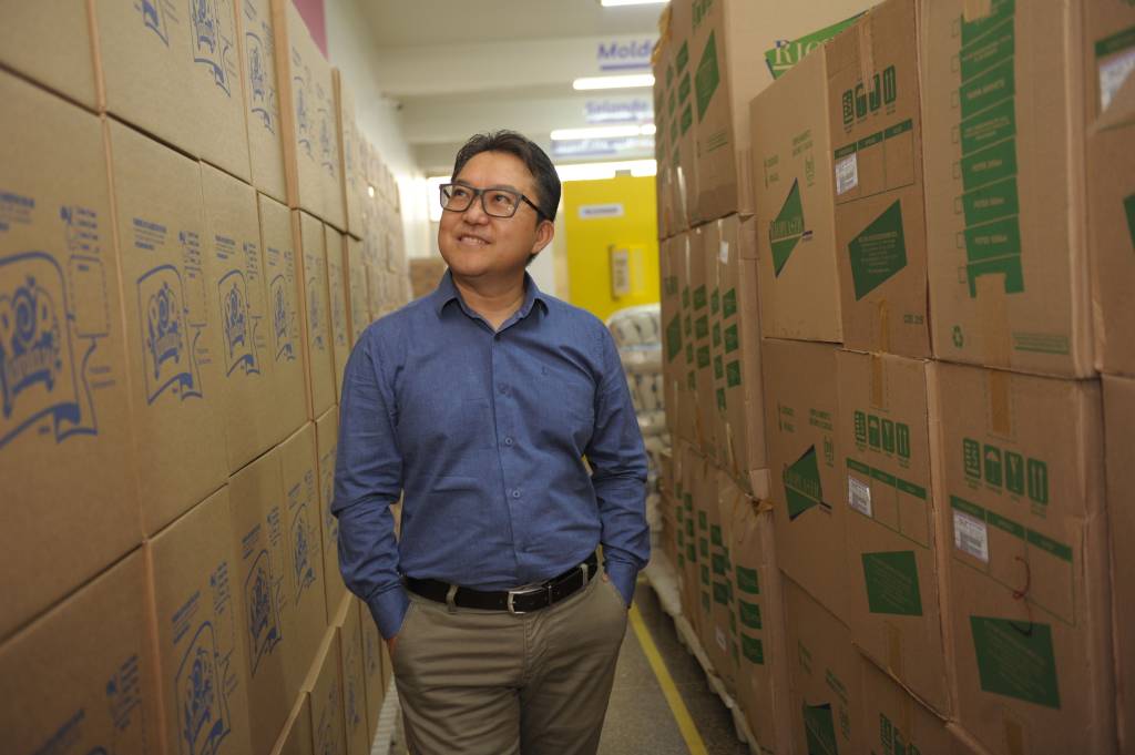 Empresário fatura R$ 1,7 milhão por ano após vender pipoca na rua