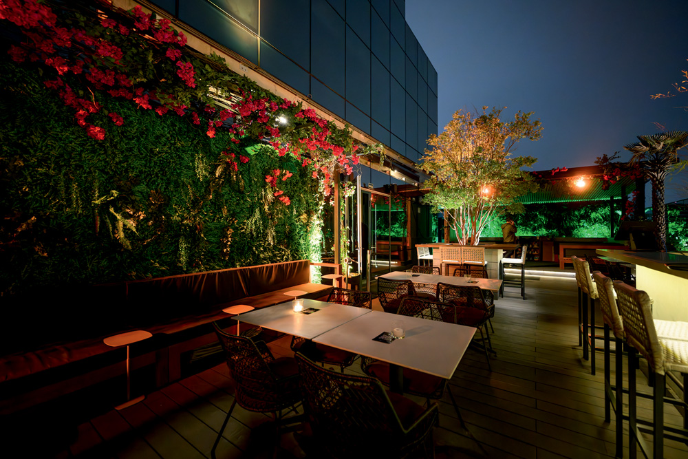 Saiba tudo sobre o 300 Sky Bar & Restaurant, novo rooftop de SP