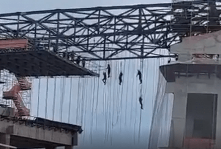 Polícia interdita área próxima a obra que desabou na Zona Sul