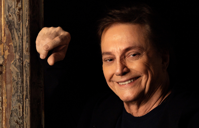 Fábio Jr. celebra aniversário de 70 anos com estreia de turnê em São Paulo