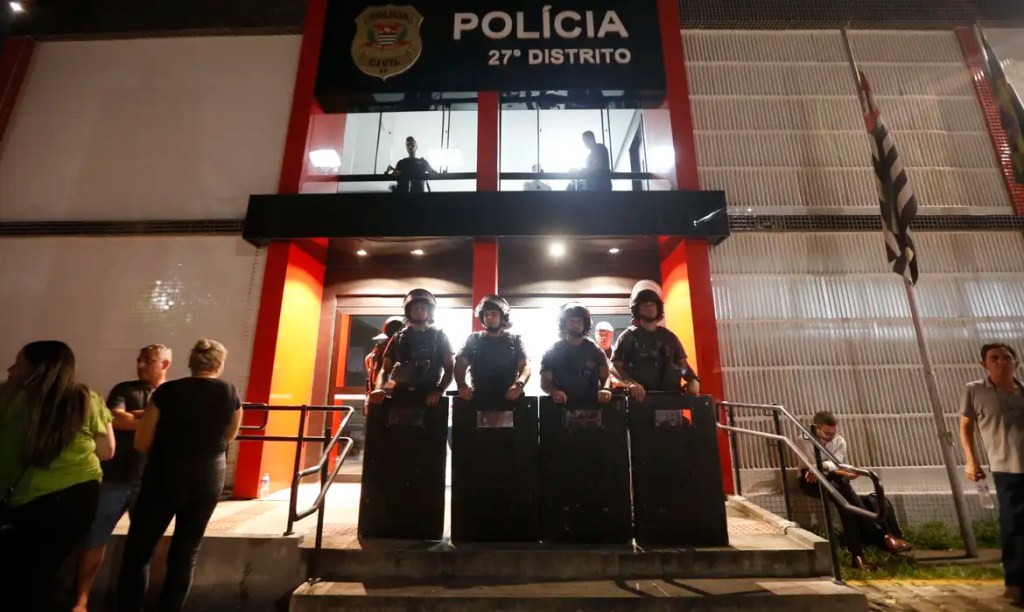 Justiça mantém prisão de manifestantes contra a privatização da Sabesp