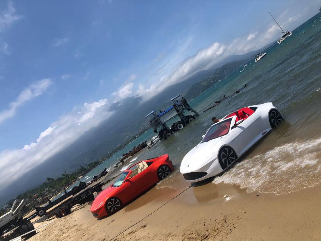 Quanto custa andar na lancha que parece carro de luxo?