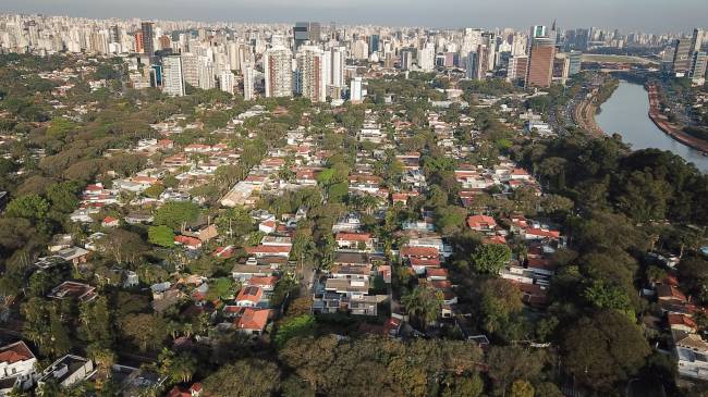 Vista-aérea-alto-de-pinheiros