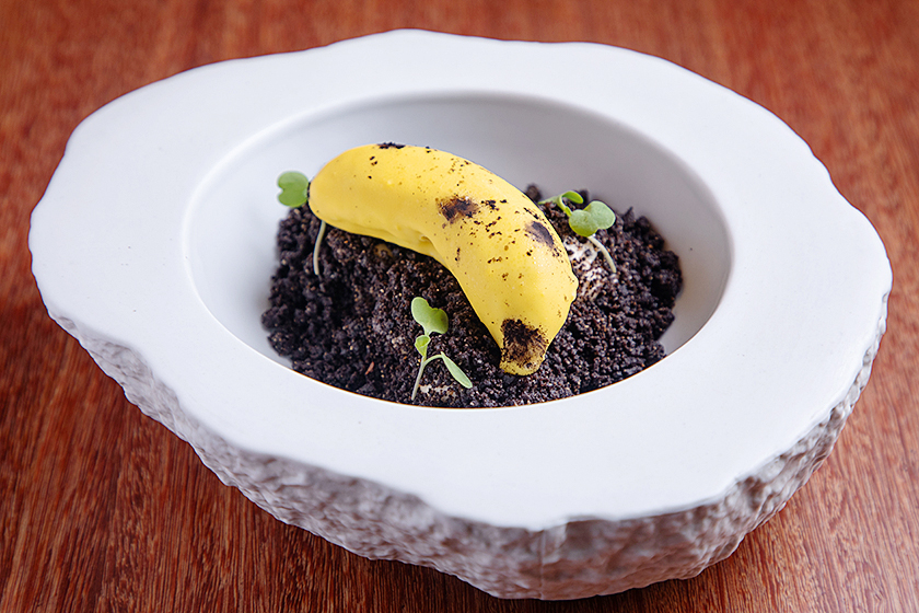 Musse de banana, doce de leite e crumble de cacau: sobremesa do Cala del Tanit