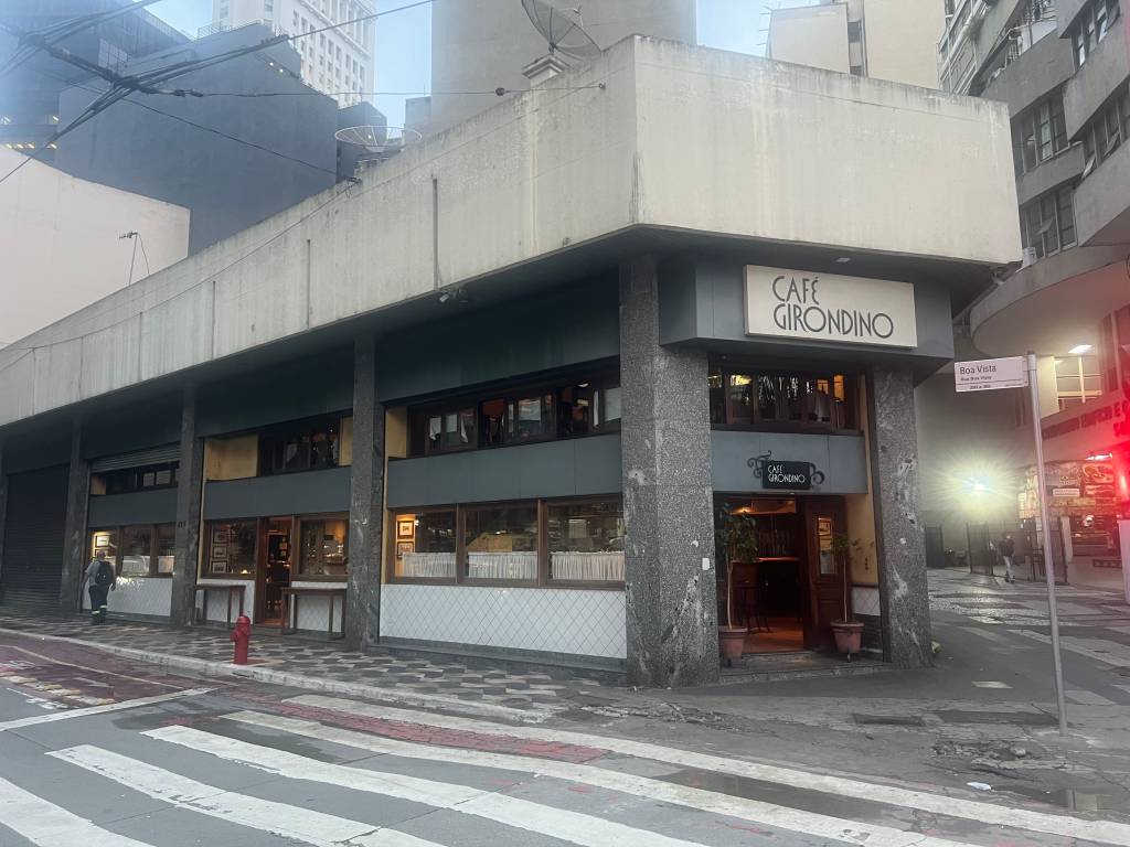 Café no Centro oferece aulas gratuitas de inglês para comércios da região