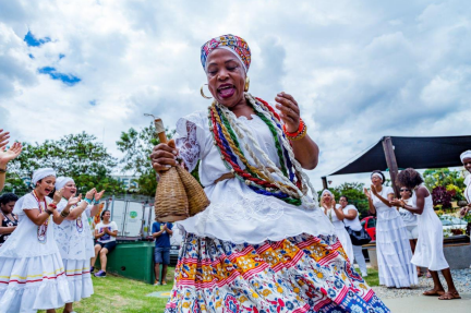 Férias no Museu das Favelas: samba de roda, jogos e exposições